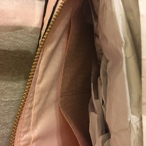 Kate spade river street ostrich pink purse - Picture 4 of 4